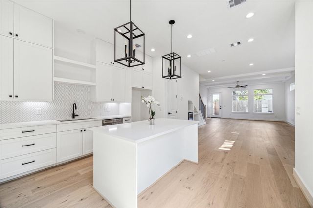 5337 Larkin Street, Houston, TX 77007