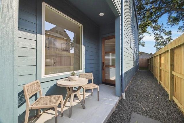 5337 Larkin Street, Houston, TX 77007