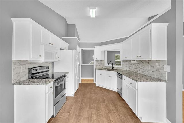 226 Ashland Creek Court, Lawrenceville, GA 30045
