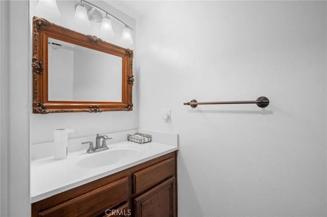 21145 Lassen 3, Chatsworth, CA 91311