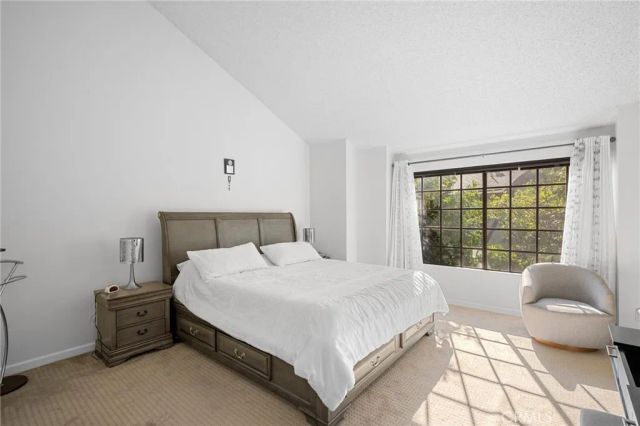 21145 Lassen 3, Chatsworth, CA 91311