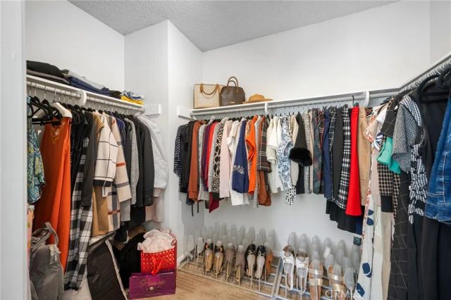 21145 Lassen 3, Chatsworth, CA 91311