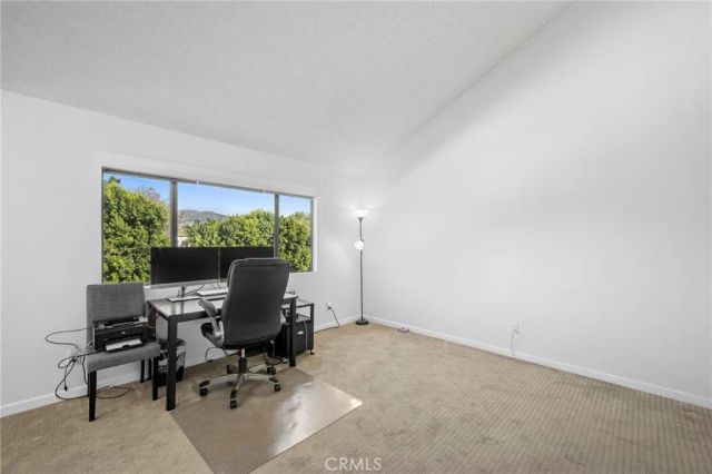 21145 Lassen 3, Chatsworth, CA 91311