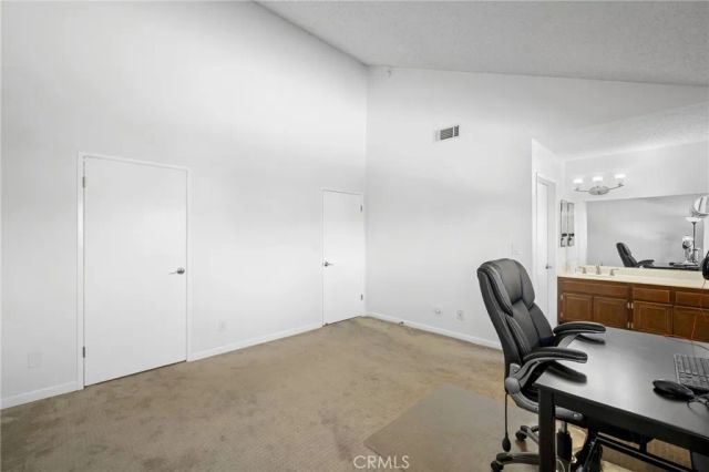 21145 Lassen 3, Chatsworth, CA 91311