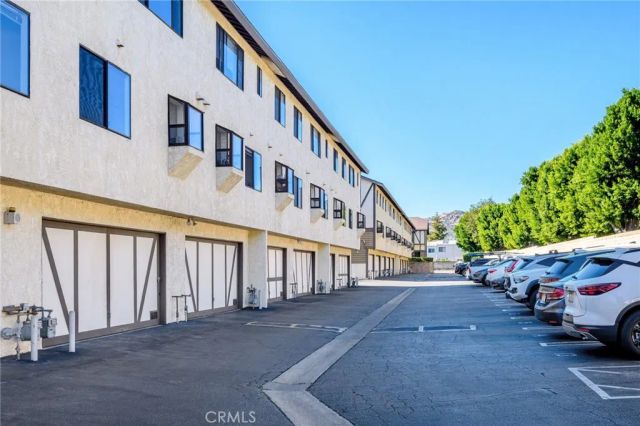 21145 Lassen 3, Chatsworth, CA 91311