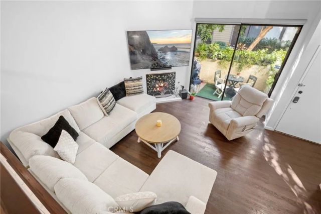 21145 Lassen 3, Chatsworth, CA 91311