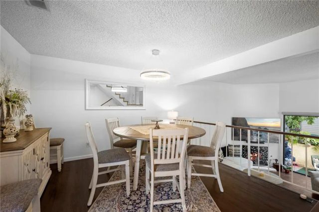 21145 Lassen 3, Chatsworth, CA 91311