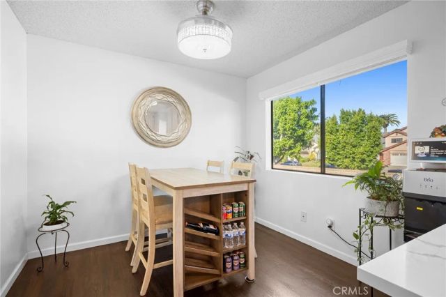 21145 Lassen 3, Chatsworth, CA 91311