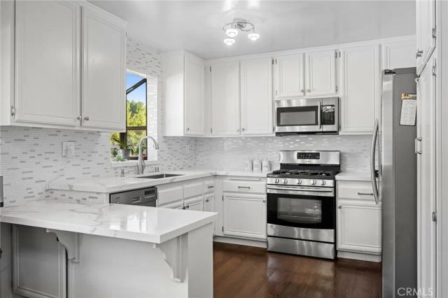 21145 Lassen 3, Chatsworth, CA 91311