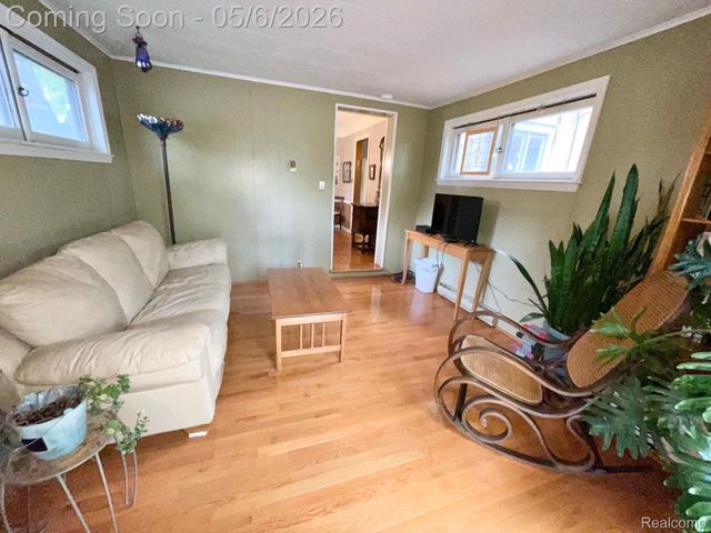 2826 Bamlet Road, Royal Oak, MI 48073