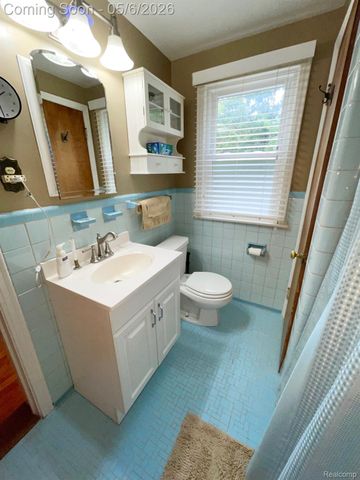 2826 Bamlet Road, Royal Oak, MI 48073