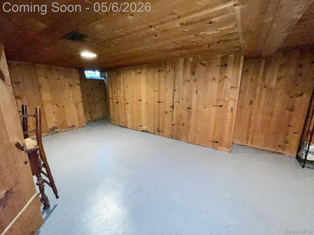 2826 Bamlet Road, Royal Oak, MI 48073