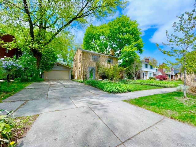 2826 Bamlet Road, Royal Oak, MI 48073