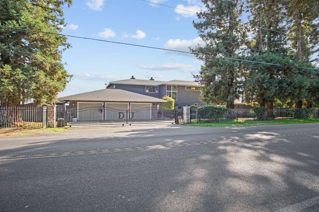 5030 River Rd, Oakdale, CA 95361