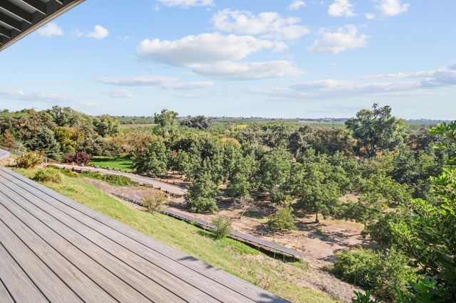 5030 River Rd, Oakdale, CA 95361