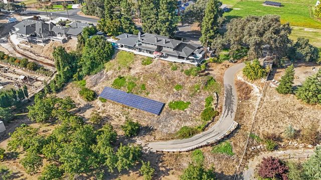 5030 River Rd, Oakdale, CA 95361