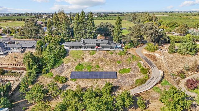 5030 River Rd, Oakdale, CA 95361