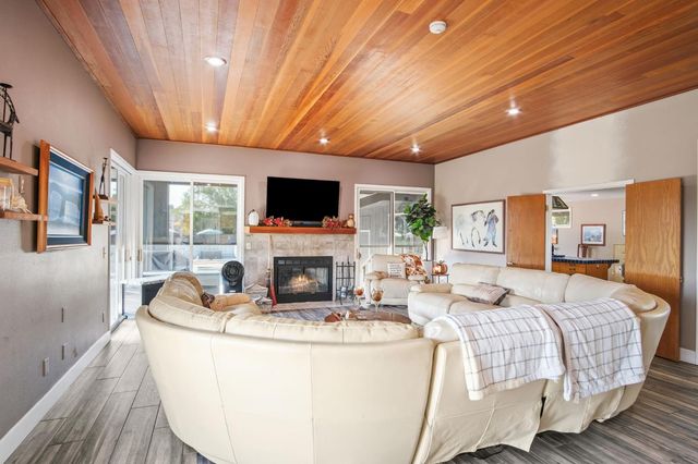 5030 River Rd, Oakdale, CA 95361