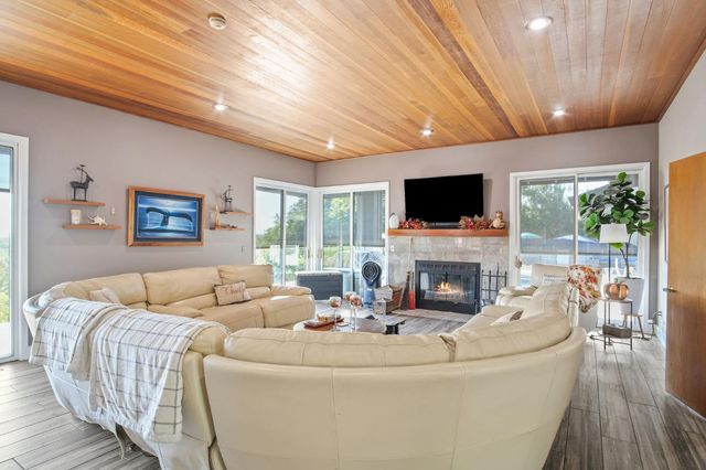 5030 River Rd, Oakdale, CA 95361