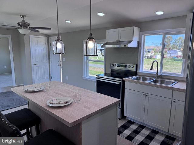 16448 BALL POINT RD, Piney Point, MD 20674