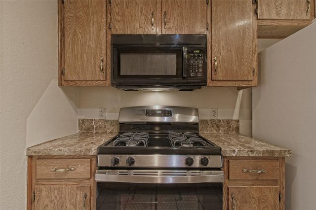 914 Garden Meadow DR, Georgetown, TX 78628