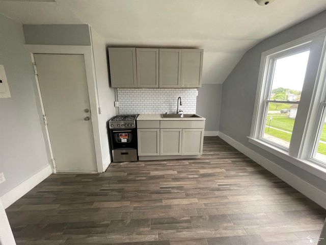 68 Navarre Street, Monroe, MI 48161