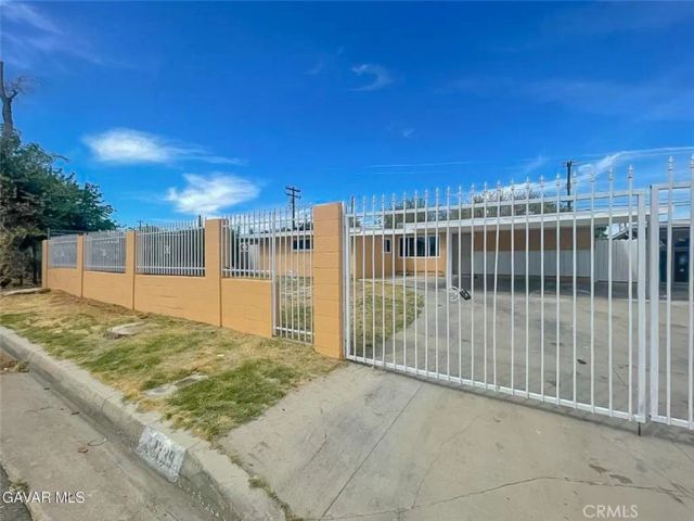 44739 3rd Street East, Lancaster, CA 93535