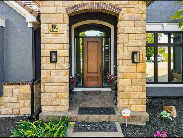 10515 N Dalton Avenue, Kansas City, MO 64154