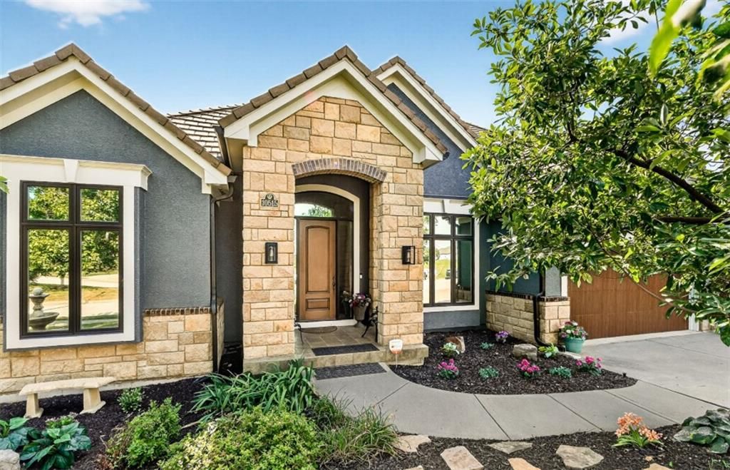 10515 N Dalton Avenue, Kansas City, MO 64154