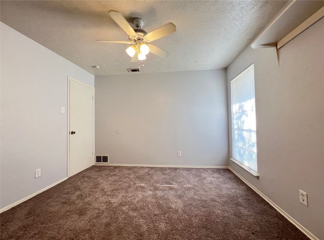 623 Bentwood Drive, Lewisville, TX 75067