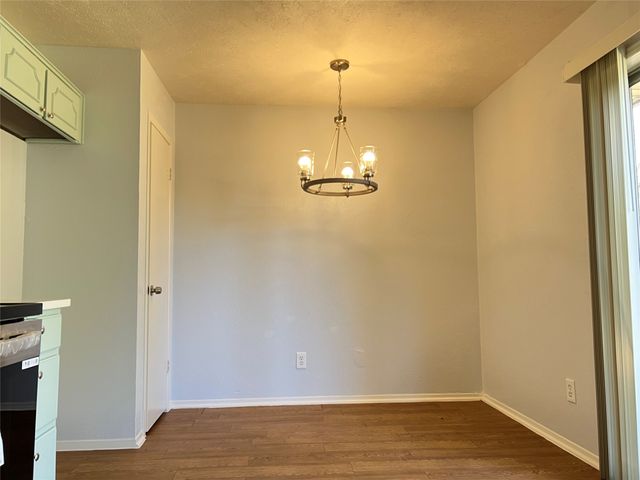 623 Bentwood Drive, Lewisville, TX 75067