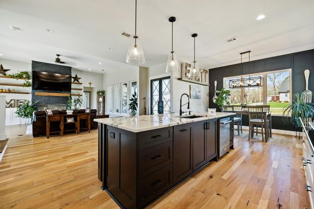 9103 Red Barn Way, Alexander, AR 72002