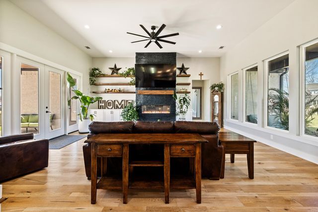 9103 Red Barn Way, Alexander, AR 72002