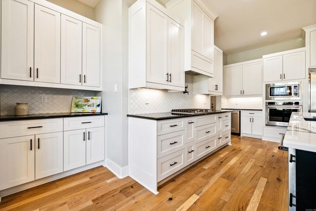 9103 Red Barn Way, Alexander, AR 72002