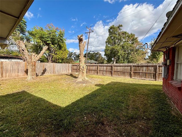 3902 Heatherbloom Drive, Houston, TX 77045