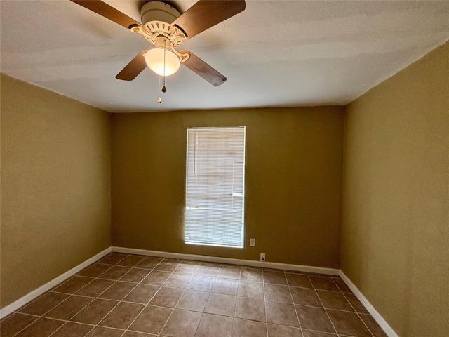 3902 Heatherbloom Drive, Houston, TX 77045