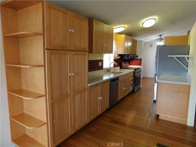 7717 Church 142, Highland, CA 92346