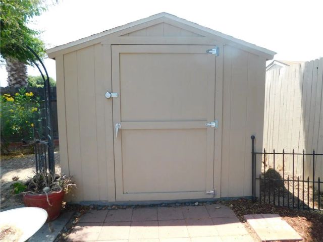 7717 Church 142, Highland, CA 92346