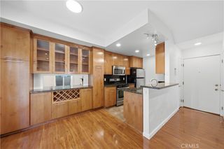 1554 N Hobart 2, Los Angeles, CA 90027