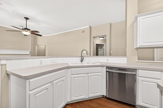 18 Mulberry Glen Place, Spring, TX 77382