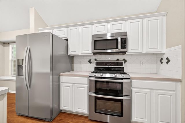 18 Mulberry Glen Place, Spring, TX 77382