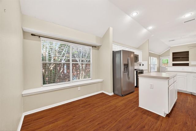 18 Mulberry Glen Place, Spring, TX 77382