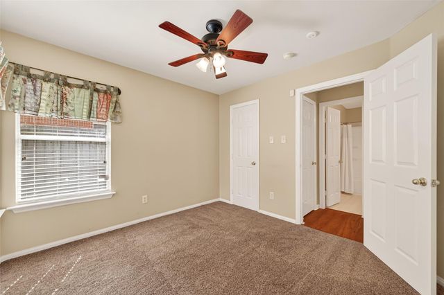 18 Mulberry Glen Place, Spring, TX 77382