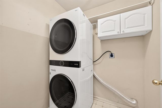 18 Mulberry Glen Place, Spring, TX 77382