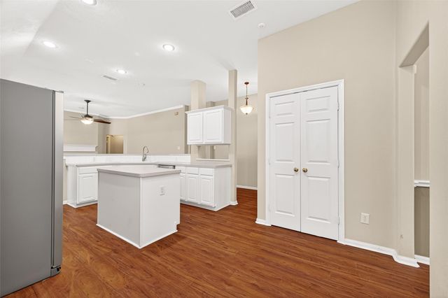 18 Mulberry Glen Place, Spring, TX 77382