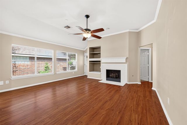 18 Mulberry Glen Place, Spring, TX 77382