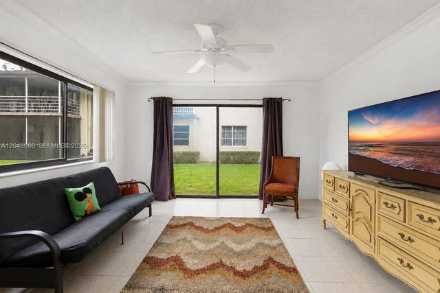 204 E Laurel Drive 1204, Margate, FL 33063