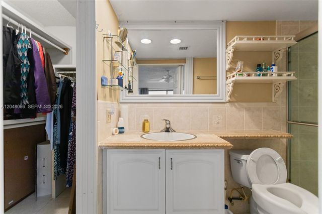 204 E Laurel Drive 1204, Margate, FL 33063