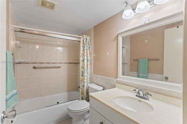 204 E Laurel Drive 1204, Margate, FL 33063