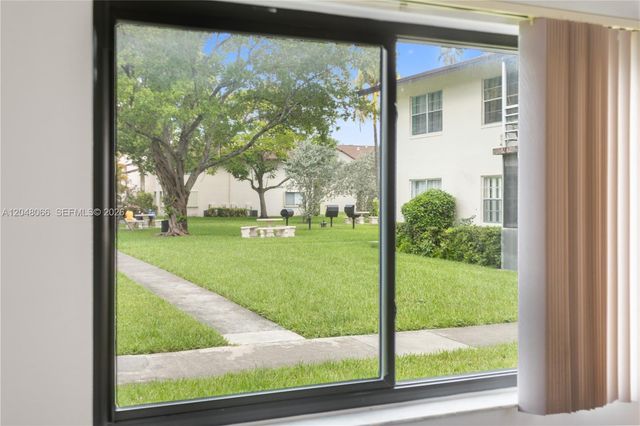 204 E Laurel Drive 1204, Margate, FL 33063